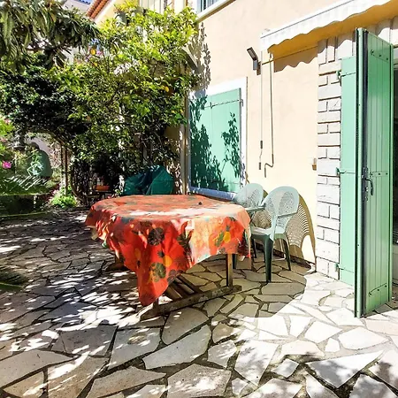 Διαμέρισμα 1 Bedroom Beautiful In *